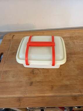 Vintage Tupperware Pack N Carry Lunch Box with Red Handle #1254